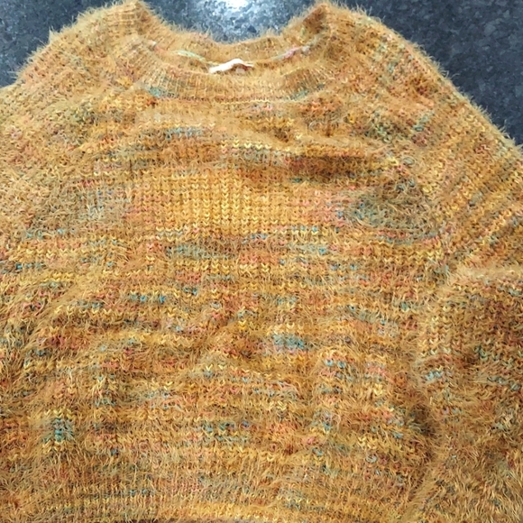 L'ayard XL Fuzzy Crewneck Sweater - Picture 1 of 6